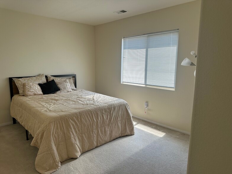 Building Photo - 13630 Onyx Ct