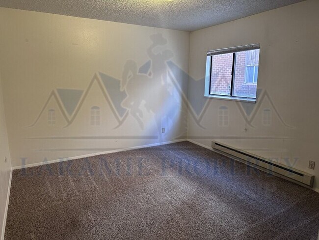 Building Photo - 714 Downey St