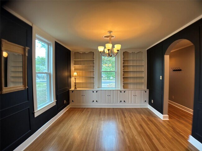 Building Photo - 5808 Coventry Ln