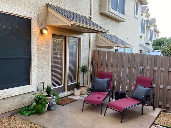 Building Photo - 3300 Forest Creek Dr