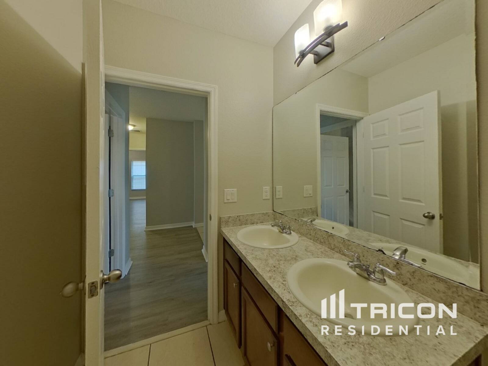 Building Photo - 4925 Rockvale Dr