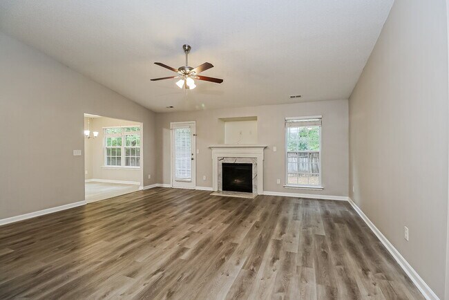 Building Photo - 7039 Lowen Rd