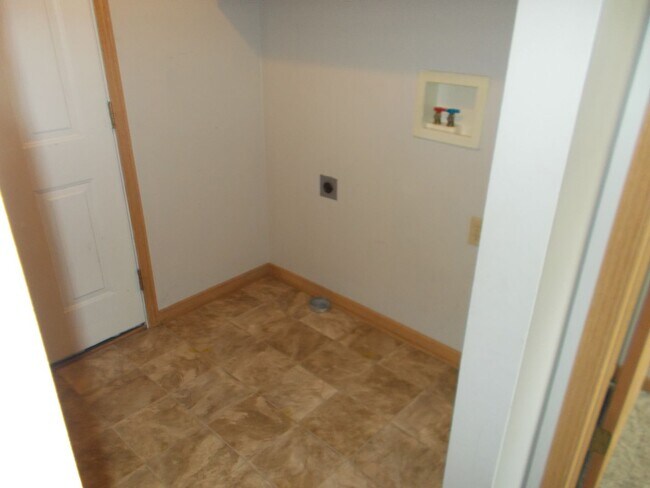 Building Photo - Large, beautiful home in South Richmond