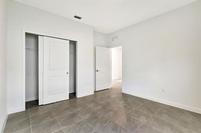 Building Photo - 14183 SW Harker St
