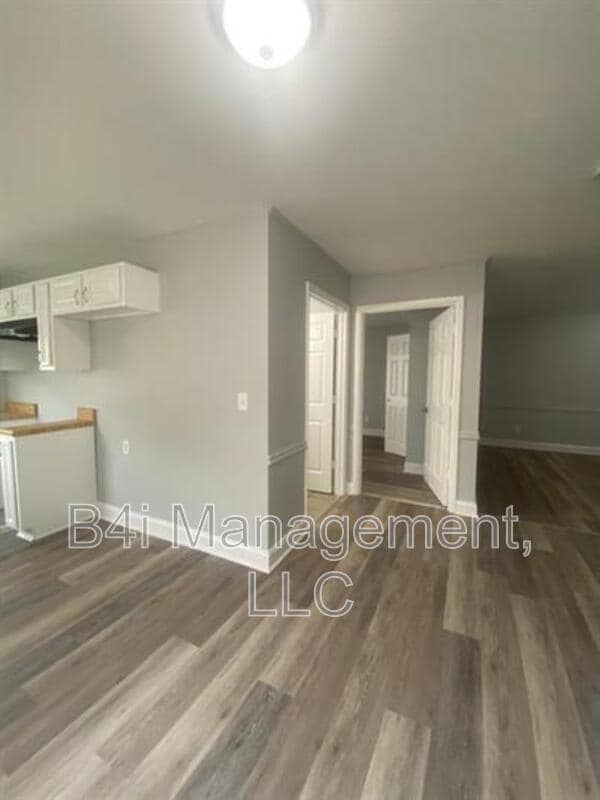 Building Photo - 141 Garfield St