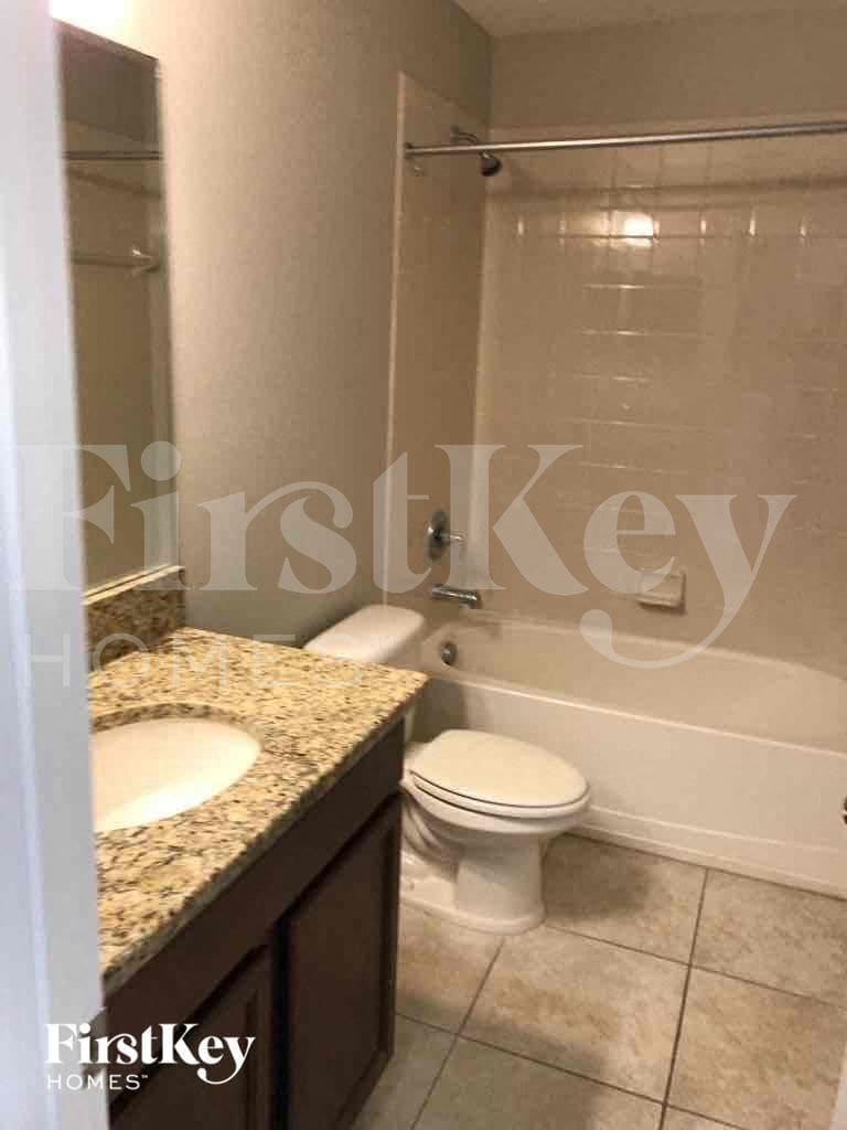 Building Photo - 1904 Hawks View Dr