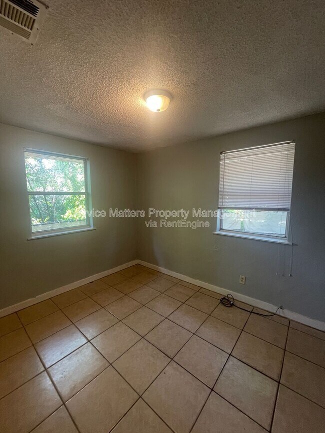 Building Photo - 2603 W Belmont St