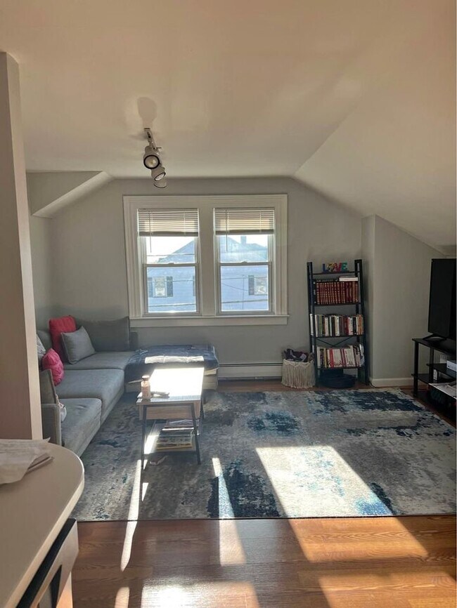 Building Photo - 41 Delia Blvd