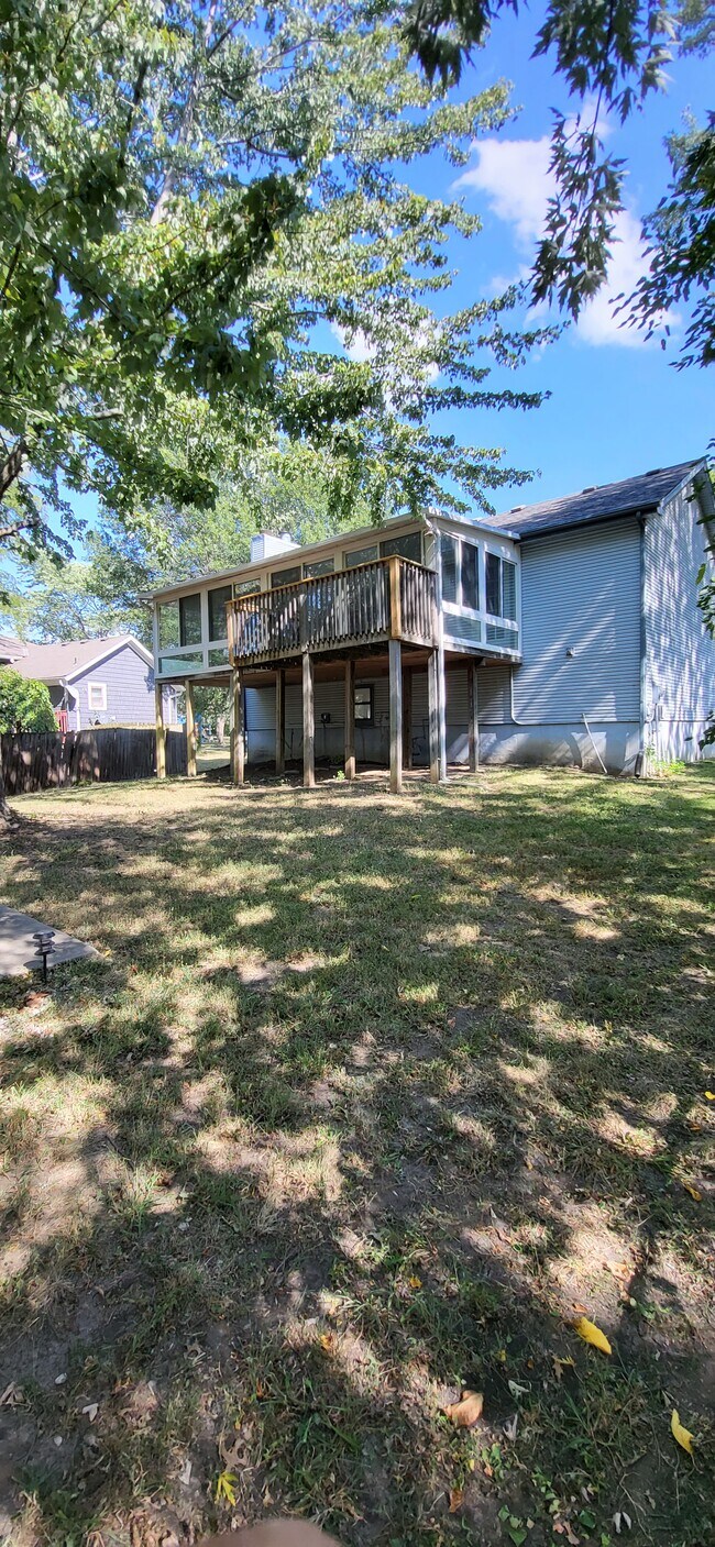 Building Photo - 724 Colleen Dr