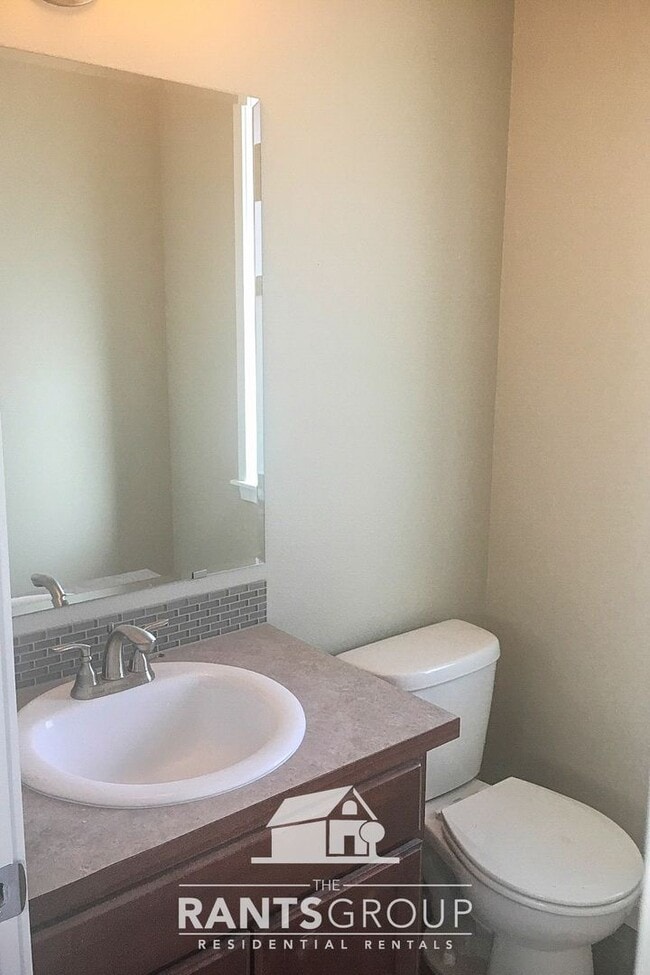 Building Photo - 4-Bedroom Home in Campus Peak – Spacious L...