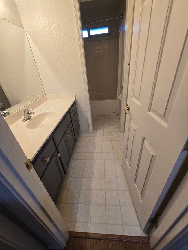 Building Photo - 3 bed 2 bath Home for Rent in Grants Pass