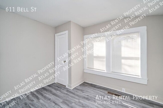 Building Photo - 611 Bell St