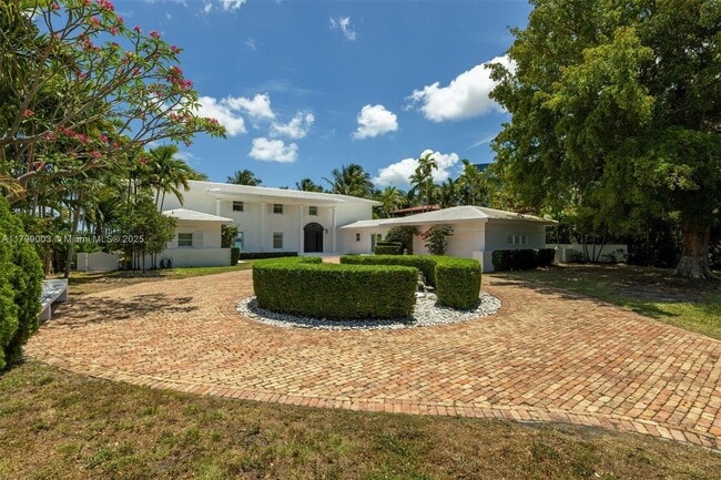 Building Photo - 610 Sabal Palm Rd