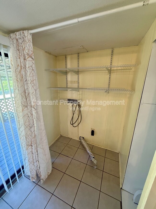 Building Photo - 491 Johnny Cut Rd