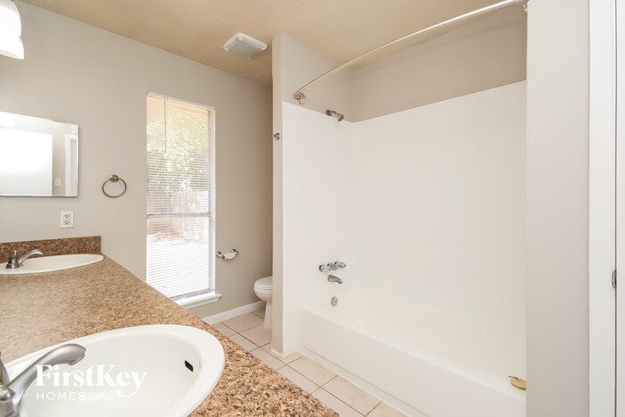 Building Photo - 8634 Huntermoor Cir