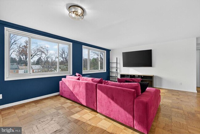 Building Photo - 1900 Lyttonsville Rd