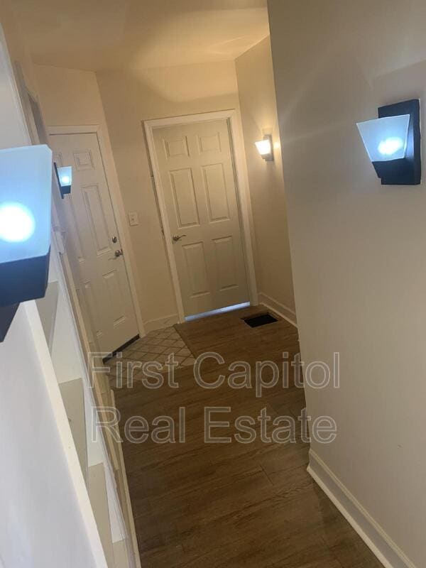 Building Photo - 711 N George St