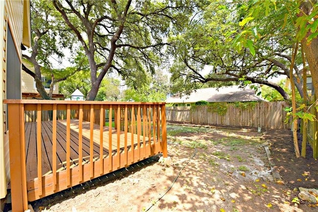 Building Photo - 13003 Sinton Ln