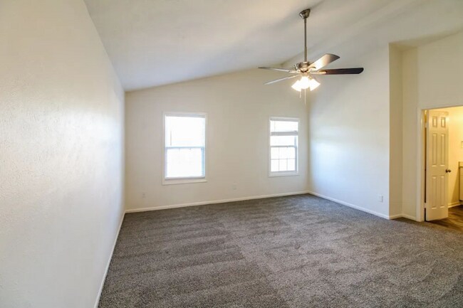 Building Photo - 16203 Mission Falls Dr