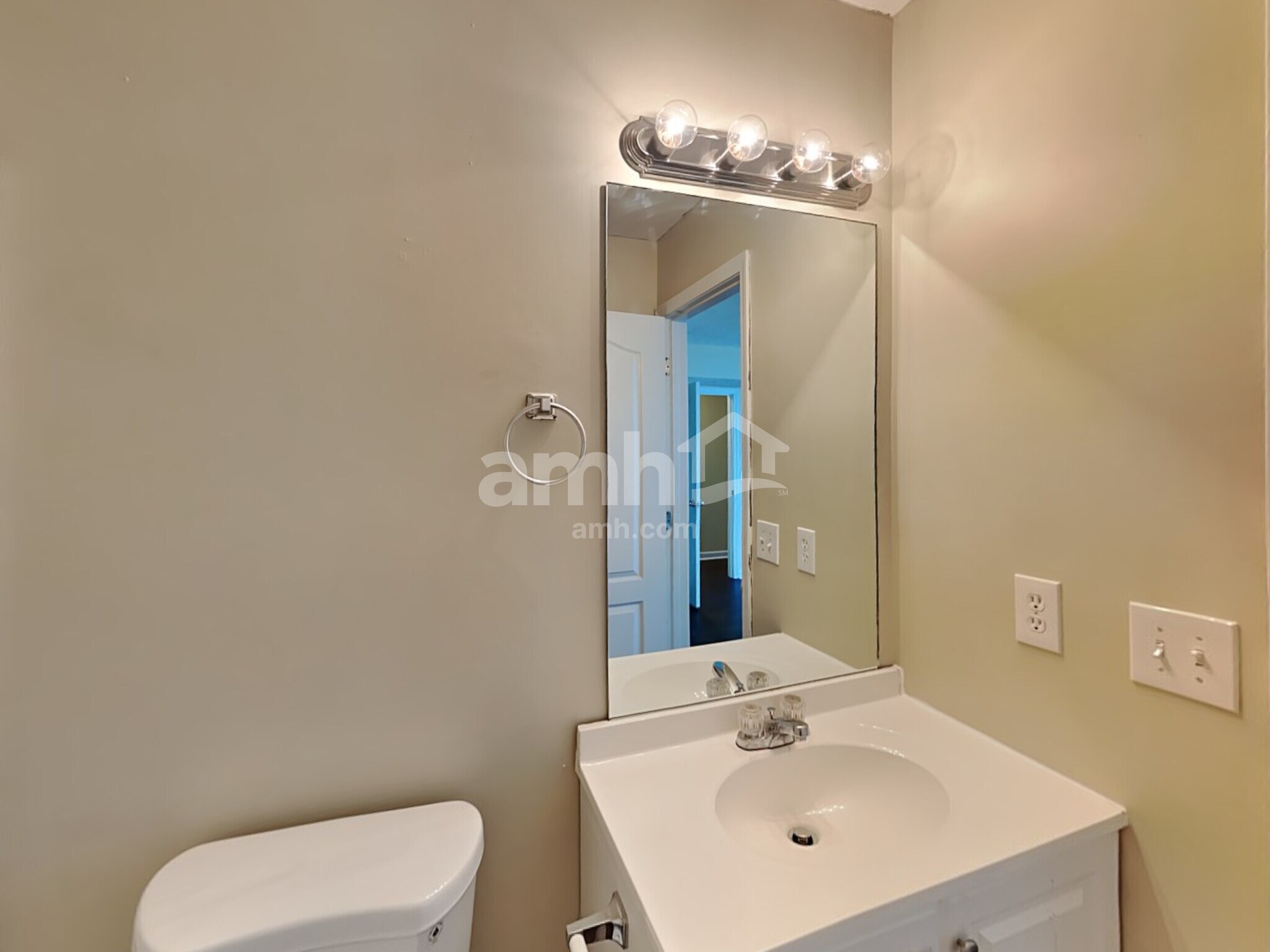 Building Photo - 733 Clear Cir