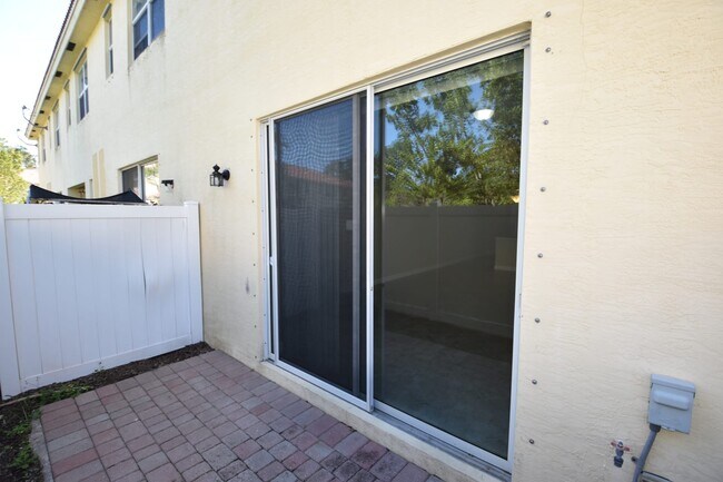 Building Photo - 9661 Sw Purple Martin Way