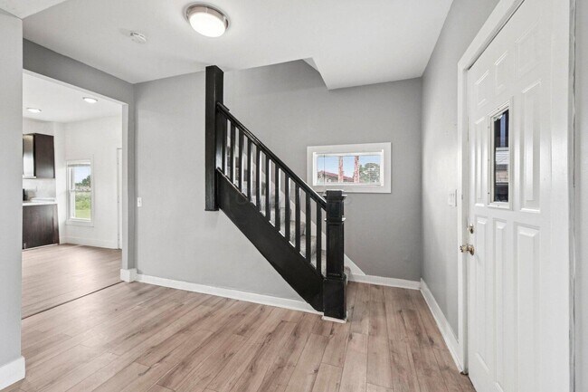 Building Photo - 1025 Howard St