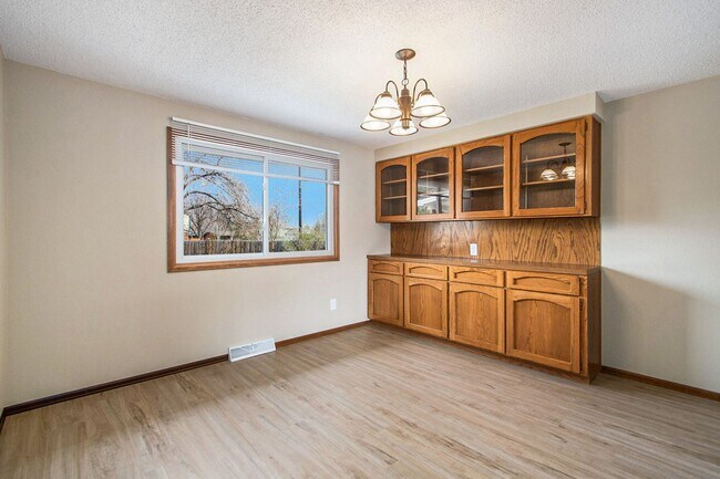 Building Photo - 3 br, 2 bath House - 2514 Kittredge Drive