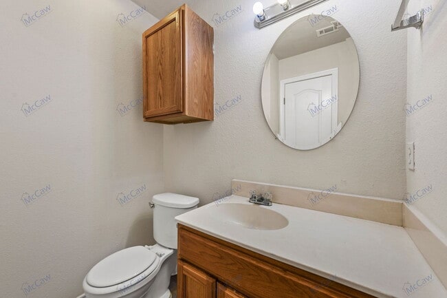 Building Photo - 10275 Aurora Dr