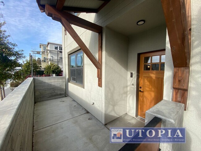Building Photo - Beautiful 2 Bedroom, 2 Bathroom ground floor unit located in the heart of Seabright
