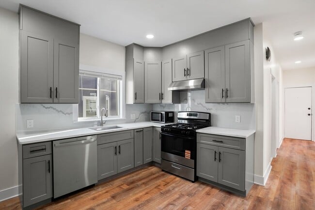 Building Photo - 47 Marshall St