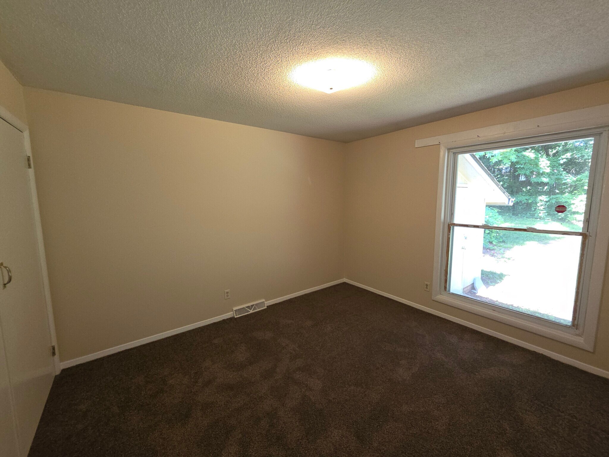 Building Photo - 3113 Erskine Dr