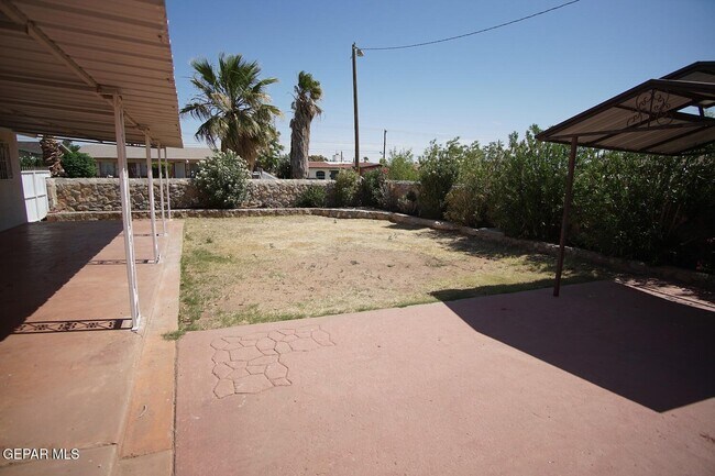 Building Photo - 4924 Winthrop Dr