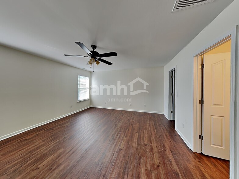 Building Photo - 1113 Garrison Rd