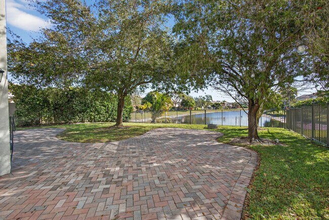 Building Photo - 4166 Wellington Shores Dr