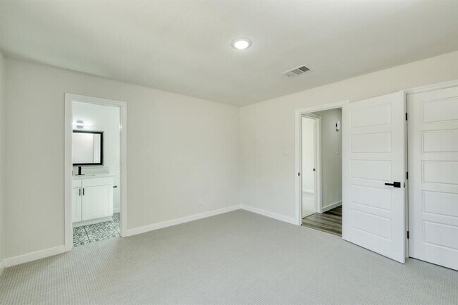 Building Photo - 1702 Wagon Gap Dr