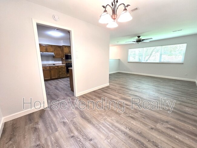 Building Photo - 11100 Hughlan Dr