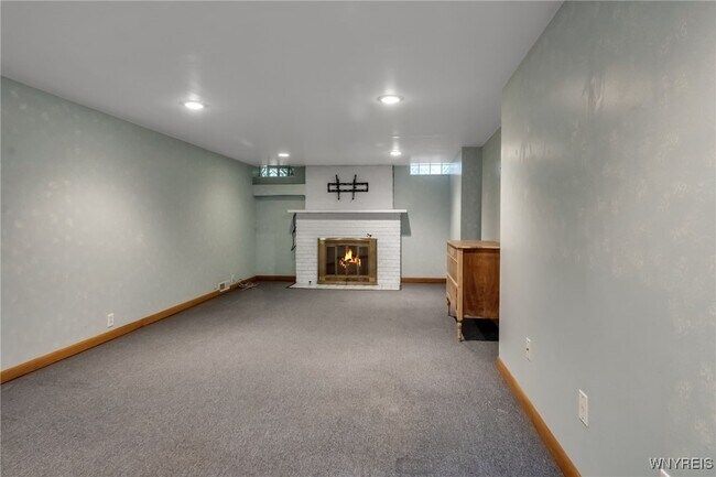 Building Photo - 704 Starin Ave