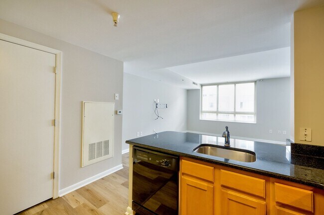 Building Photo - Modern Comfort 2BD/1BTH  in Navy Yard & So...