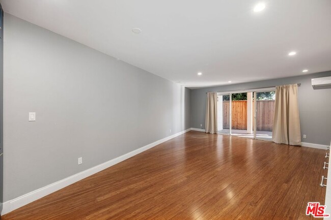 Building Photo - 2045 4th St