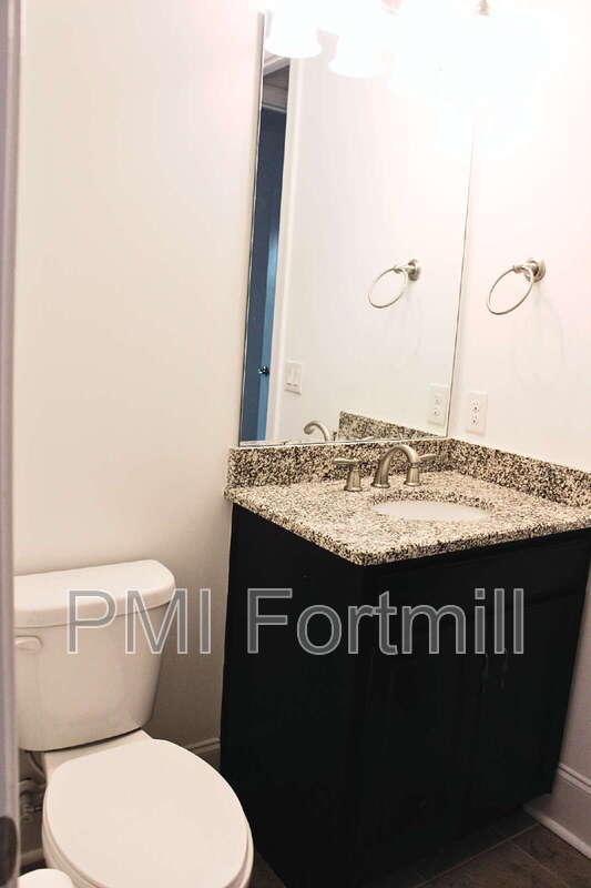 Building Photo - 521 Vine St