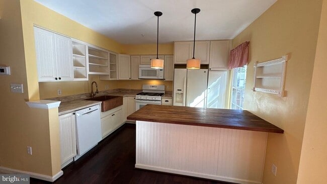 Building Photo - 709 Pine Drift Dr
