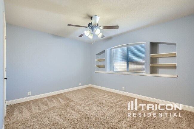 Building Photo - 5453 Red Rose Trail