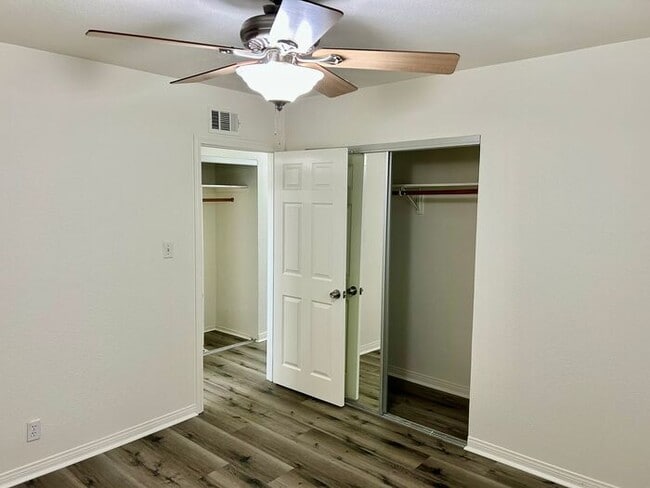 Building Photo - FANTASTIC 4BD 1&3/4BA HOUSE FOR LEASE ON CUL-DE-SAC!