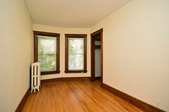 Building Photo - 1505 Maple Ave
