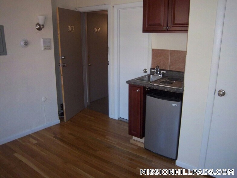 Building Photo - 51 S Huntington Ave