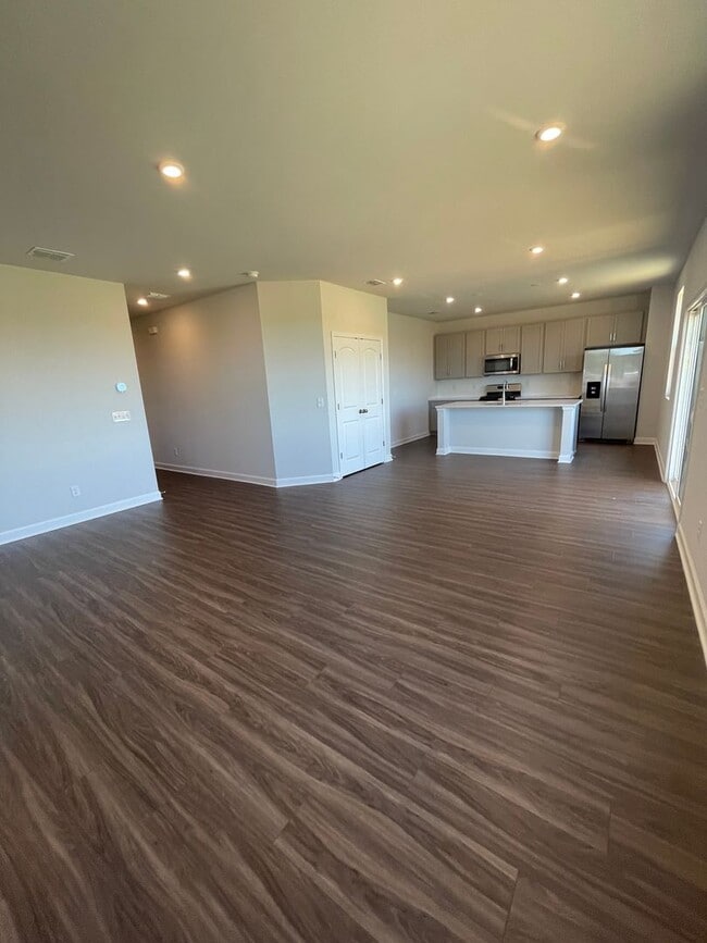 Building Photo - Introducing a stunning home