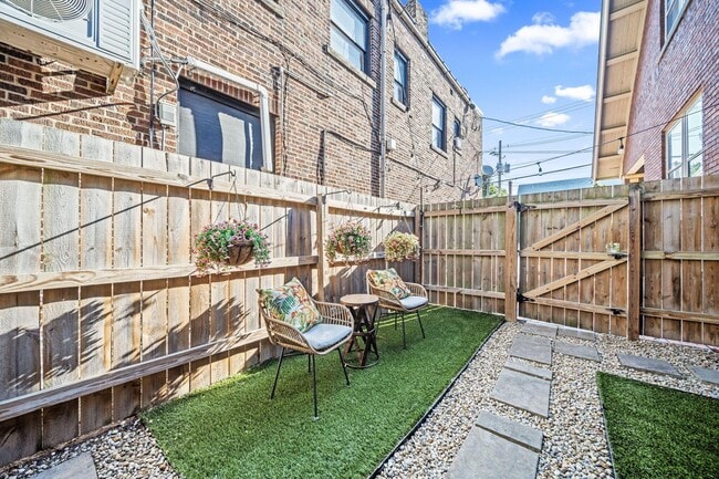 Building Photo - 503 S 3rd St