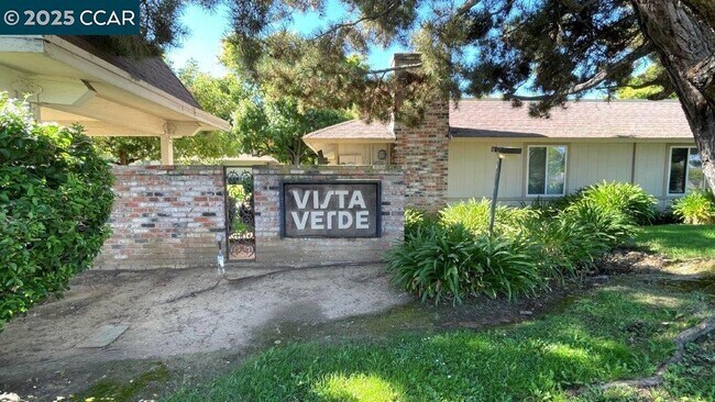 Building Photo - 4260 Clayton Rd