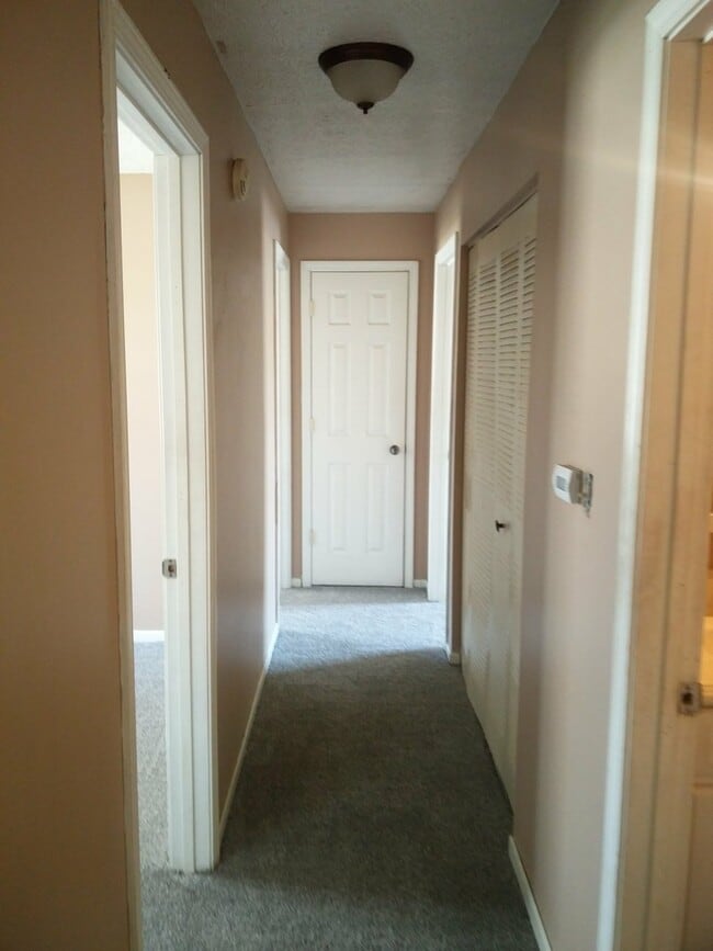 Building Photo - 5921 Milhouse Ct