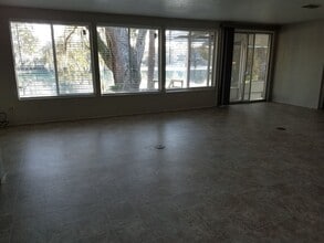 Building Photo - Waterfront 3 bedroom 2 bath in Beautiful B...